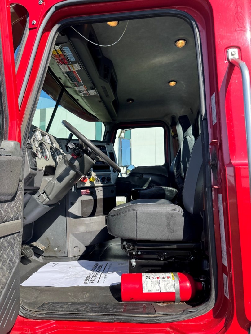 2018 MACK CXU613 - USED TRUCKS DAY CAB - image 12